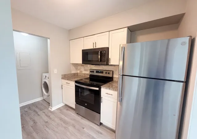 Photo 2 of Sale Pending at 407 Summit Ridge Pl, Nashville, TN 37215 | MLS# 3302547 | Listing updated on 2026-09-15