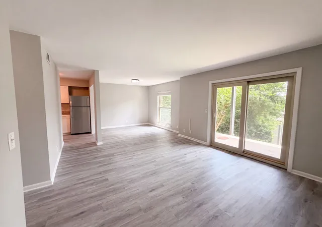 Photo 3 of Sale Pending at 407 Summit Ridge Pl, Nashville, TN 37215 | MLS# 3302547 | Listing updated on 2026-09-15