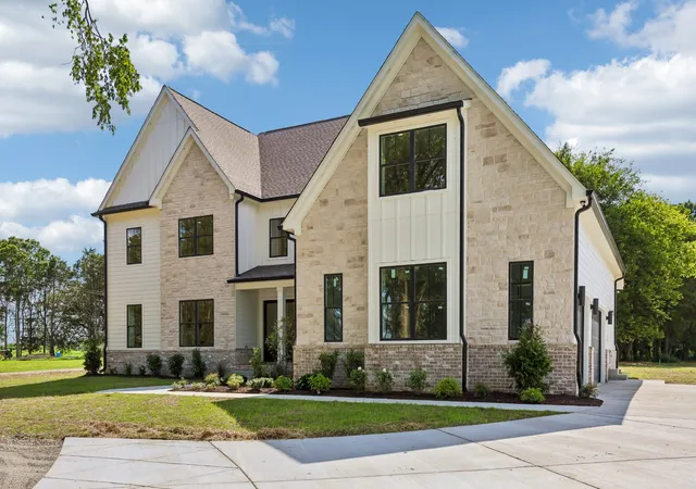 Photo 1 of Single family home for sale at 3390 Mealer Rd, Chapel Hill, TN 37034 | MLS# 3304448 | Listing updated on 2026-09-26
