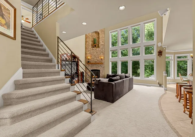 Photo 4 of Single family home for sale at 100 Lakecrest Cir, Hendersonville, TN 37075 | MLS# 3304719 | Listing updated on 2026-09-14