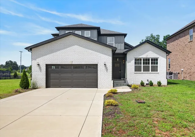 Photo 2 of Single family home for sale at 281 Bluebell Dr, Clarksville, TN 37043 | MLS# 3312584 | Listing updated on 2026-09-13