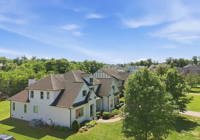 Photo 3 of Single family home for sale at 2608 Benington Pl, Nolensville, TN 37135 | MLS# 3305425 | Listing updated on 2026-10-05