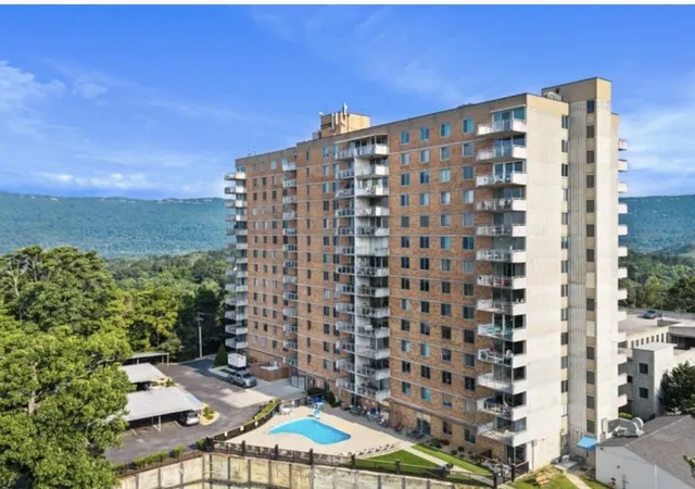 Photo 2 of Single family home for sale at 1131 Stringers Ridge Rd #11C, Chattanooga, TN 37405 | MLS# 3304588 | Listing updated on 2026-10-11