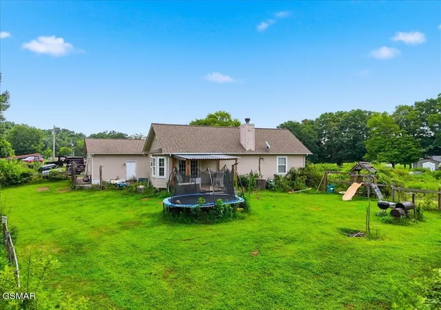 Photo 4 of Single family home for sale at 1055 Swannsylvania Rd, Dandridge, TN 37725 | MLS# 3591734 | Listing updated on 2026-09-22