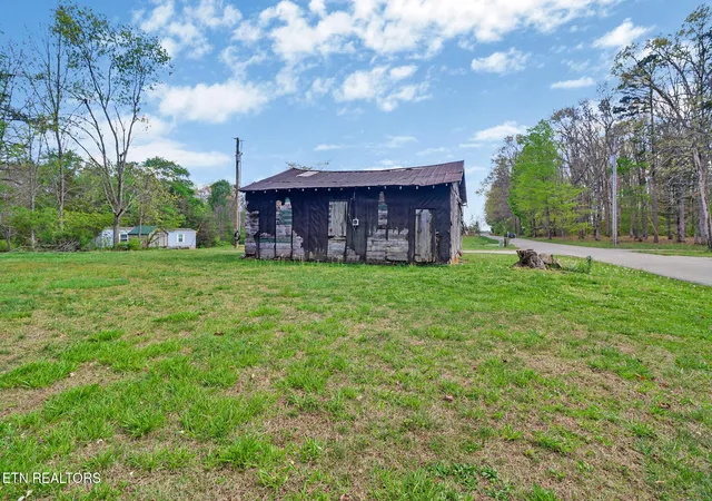 Photo 3 of Manufactured home for sale at 1243 Franklin Loop #5ACRES, Clarkrange, TN 38553 | MLS# 3506393 | Listing updated on 2026-09-11