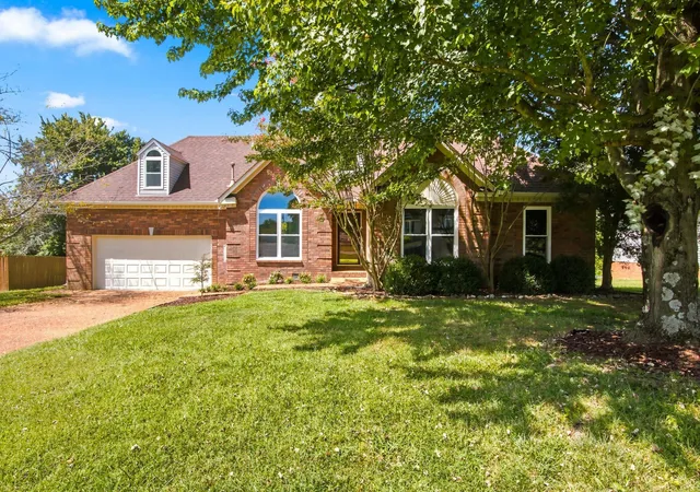 Photo 1 of Single family home for sale at 2946 Iroquois Dr, Thompsons Station, TN 37179 | MLS# 3527717 | Listing updated on 2026-09-14