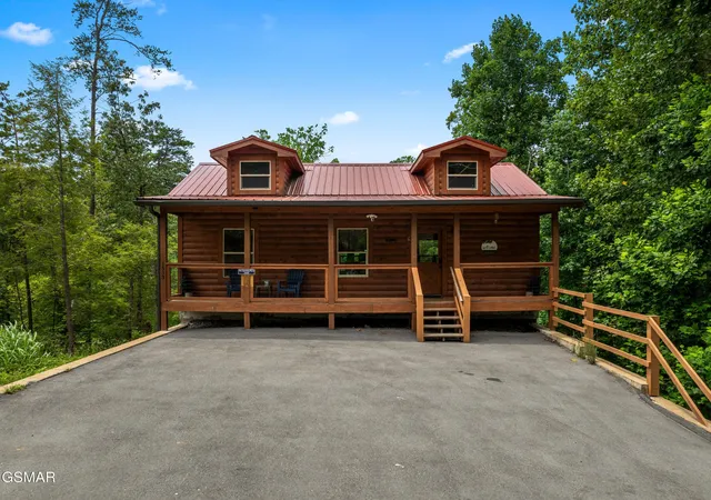 Photo 1 of Single family home for sale at 1533 Bear Valley Rd, Sevierville, TN 37876 | MLS# 3543264 | Listing updated on 2026-10-15