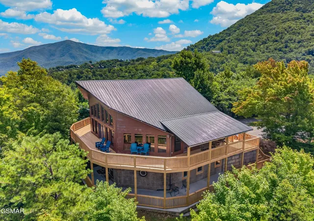 Photo 1 of Single family home for sale at 3219 Grouse Ridge Ln, Sevierville, TN 37862 | MLS# 3305315 | Listing updated on 2026-10-08