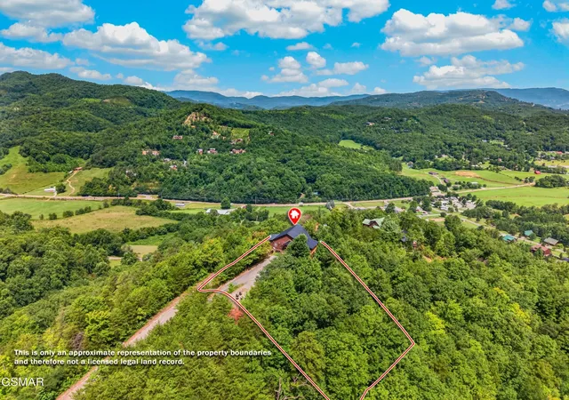 Photo 2 of Single family home for sale at 3219 Grouse Ridge Ln, Sevierville, TN 37862 | MLS# 3305315 | Listing updated on 2026-10-08