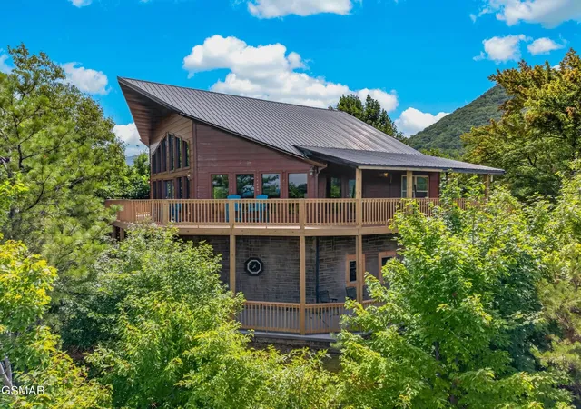 Photo 4 of Single family home for sale at 3219 Grouse Ridge Ln, Sevierville, TN 37862 | MLS# 3305315 | Listing updated on 2026-10-08