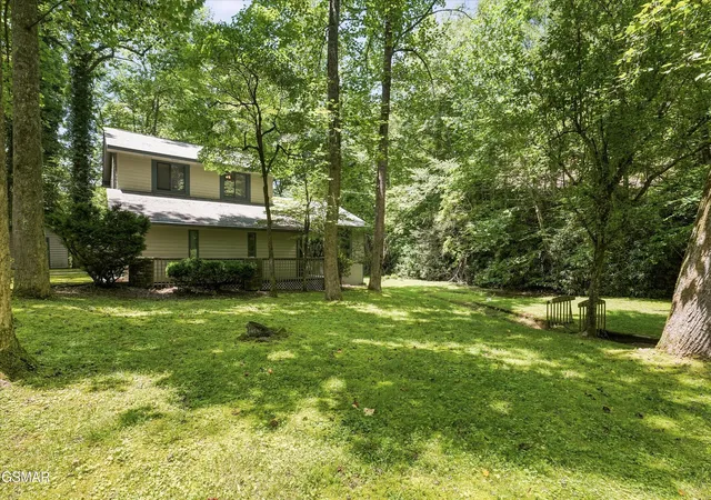 Photo 3 of Single family home for sale at 211 Webb Crk Skyline Dr, Gatlinburg, TN 37738 | MLS# 3305417 | Listing updated on 2026-09-28
