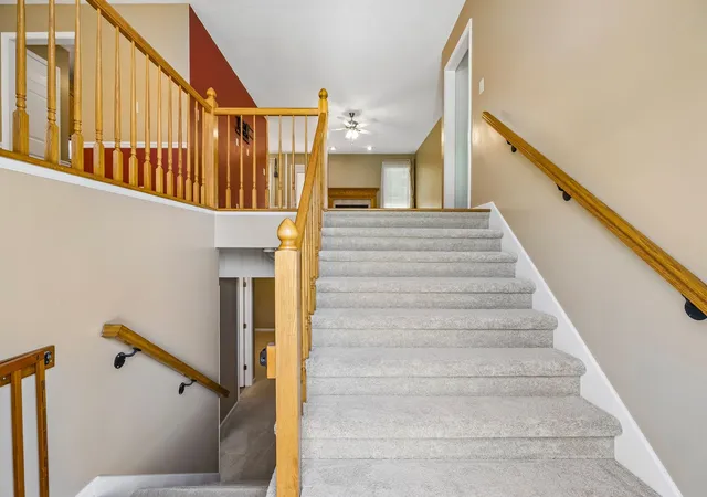 Photo 3 of Single family home for sale at 827 Sugarcane Way, Clarksville, TN 37040 | MLS# 3305947 | Listing updated on 2026-09-12