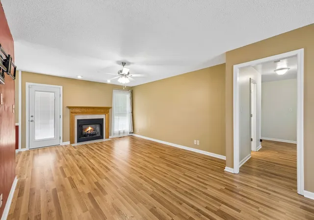 Photo 4 of Single family home for sale at 827 Sugarcane Way, Clarksville, TN 37040 | MLS# 3305947 | Listing updated on 2026-09-12
