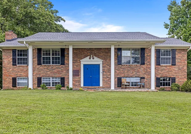 Photo 1 of Single family home for sale at 617 Danbridge Dr, Hixson, TN 37343 | MLS# 3305555 | Listing updated on 2026-09-11