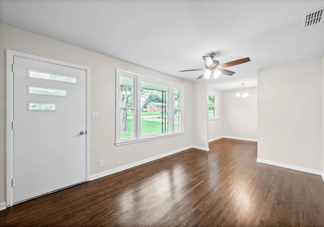 Photo 4 of Sale Pending at 6 Sevier St, Clarksville, TN 37042 | MLS# 3309102 | Listing updated on 2026-09-11