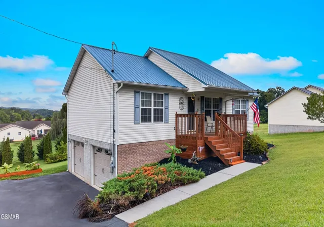 Photo 2 of Single family home for sale at 1787 Sand Plant Rd, Sevierville, TN 37876 | MLS# 3591738 | Listing updated on 2026-09-15