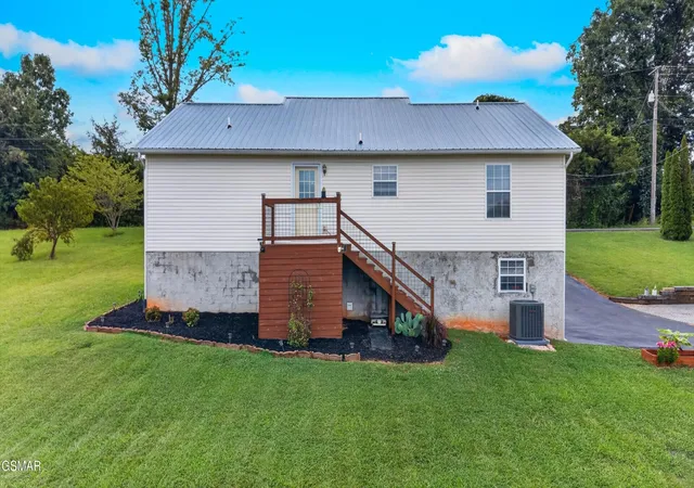 Photo 4 of Single family home for sale at 1787 Sand Plant Rd, Sevierville, TN 37876 | MLS# 3591738 | Listing updated on 2026-09-15