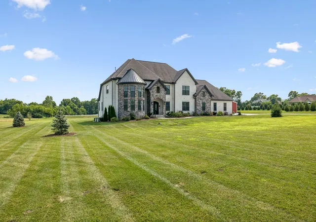 Photo 2 of Single family home for sale at 1083 Caballo Trl, Gallatin, TN 37066 | MLS# 3306131 | Listing updated on 2026-10-16