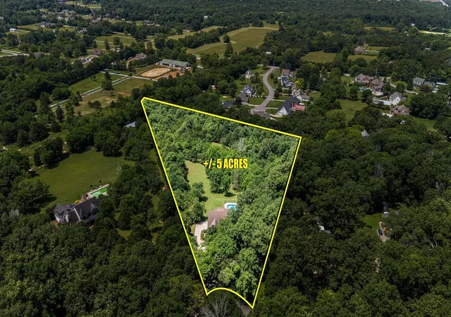 Photo 3 of Mansion for sale at 3456 Red Oak Trl, Murfreesboro, TN 37130 | MLS# 3319342 | Listing updated on 2026-09-14