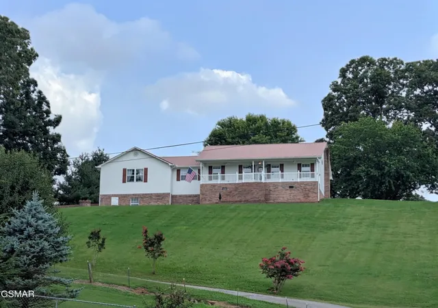 Single family home for sale at 4580 Lakeshore Dr, Bean Station, TN 37708 | MLS# 3306138