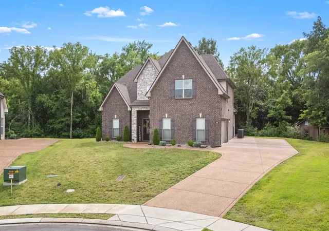 Photo 2 of Single family home for sale at 905 Brileigh Mae Pass, Smyrna, TN 37167 | MLS# 3306162 | Listing updated on 2026-09-11