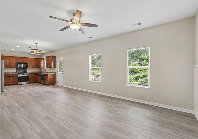 Photo 3 of Townhouse for sale at 2233 Bee Hive Dr, Columbia, TN 38401 | MLS# 3306418 | Listing updated on 2026-09-29