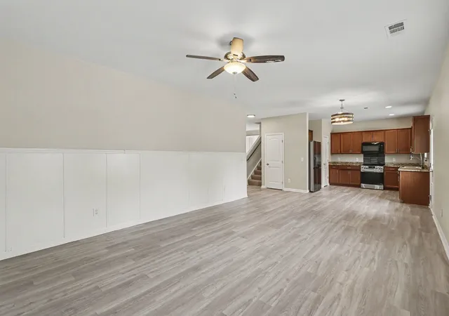 Photo 3 of Townhouse for sale at 2233 Bee Hive Dr, Columbia, TN 38401 | MLS# 3306418 | Listing updated on 2026-09-29