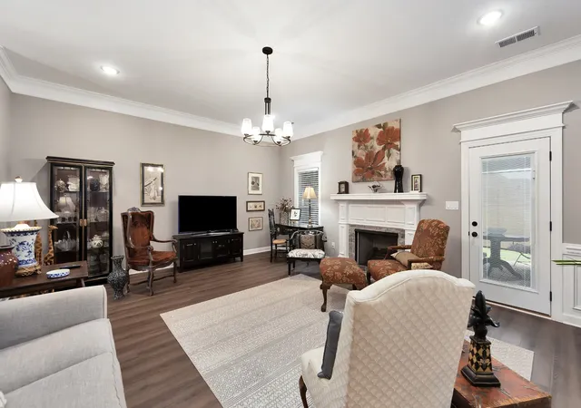 Photo 4 of Single family home for sale at 102 Gatewick Dr, Jackson, TN 38305 | MLS# 3312134 | Listing updated on 2026-09-25