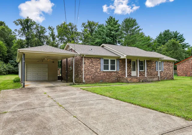 Photo 2 of Single family home for sale at 2724 Fawnwood Dr, Murfreesboro, TN 37129 | MLS# 3306346 | Listing updated on 2026-10-16