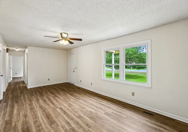 Photo 3 of Single family home for sale at 2724 Fawnwood Dr, Murfreesboro, TN 37129 | MLS# 3306346 | Listing updated on 2026-10-16
