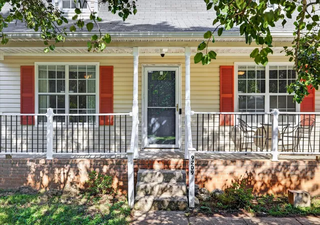 Photo 2 of Single family home for sale at 9209 Pembroke Oak Grv Rd, Oak Grove, KY 42262 | MLS# 3306356 | Listing updated on 2026-10-30