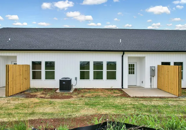 Photo 3 of Townhouse for sale at 1080 Congress Pkwy N #B, Athens, TN 37303 | MLS# 3542928 | Listing updated on 2026-09-11