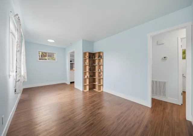 Photo 3 of Single family home for sale at 1209 Jarvis Ave, Chattanooga, TN 37411 | MLS# 3306716 | Listing updated on 2026-09-30