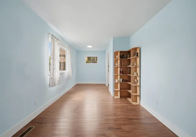Photo 3 of Single family home for sale at 1209 Jarvis Ave, Chattanooga, TN 37411 | MLS# 3306716 | Listing updated on 2026-09-30