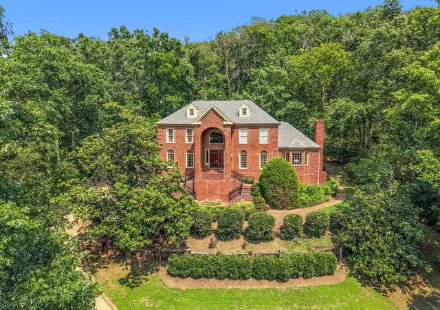 Photo 1 of Mansion for sale at 18 Annandale, Nashville, TN 37215 | MLS# 3520804 | Listing updated on 2026-09-15