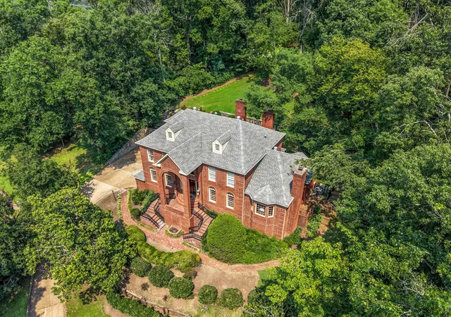 Photo 2 of Mansion for sale at 18 Annandale, Nashville, TN 37215 | MLS# 3520804 | Listing updated on 2026-09-15