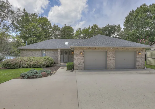 Photo 3 of Single family home for sale at 117 Lake St, Estill Springs, TN 37330 | MLS# 3309495 | Listing updated on 2026-09-12
