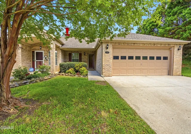Photo 3 of Sale Pending at 10703 Admiral Bnd Way, Knoxville, TN 37934 | MLS# 3591741 | Listing updated on 2026-09-14
