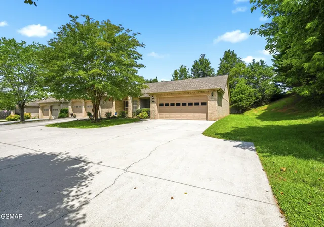 Photo 4 of Sale Pending at 10703 Admiral Bnd Way, Knoxville, TN 37934 | MLS# 3591741 | Listing updated on 2026-09-14