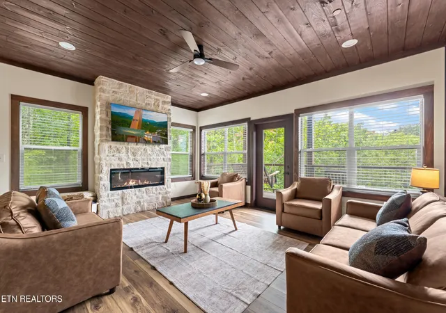 Photo 2 of Single family home for sale at 2332 Boulder Way, Sevierville, TN 37862 | MLS# 3309277 | Listing updated on 2026-09-21