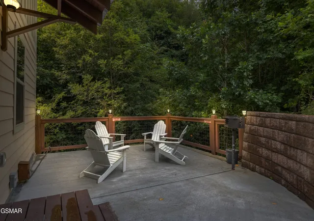 Photo 3 of Single family home for sale at 355 Wiley Oakley Dr, Gatlinburg, TN 37738 | MLS# 3309353 | Listing updated on 2026-09-11