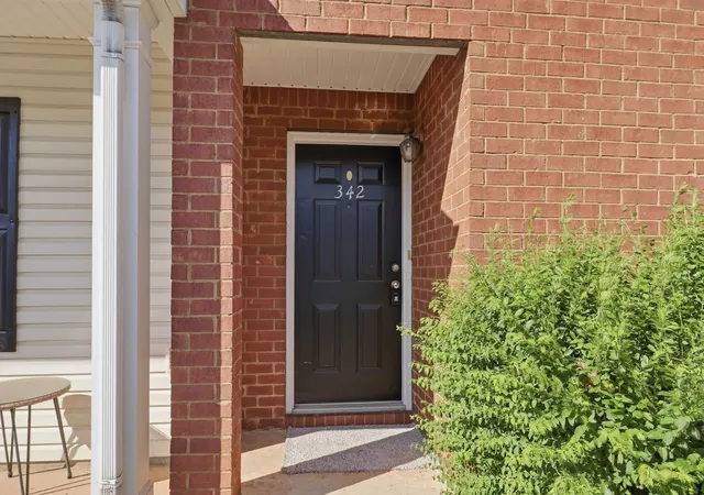 Photo 2 of Townhouse for sale at 342 Arapaho Dr, Murfreesboro, TN 37128 | MLS# 3512623 | Listing updated on 2026-10-19