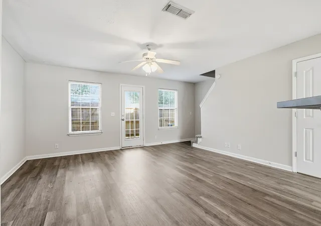 Photo 4 of Townhouse for sale at 342 Arapaho Dr, Murfreesboro, TN 37128 | MLS# 3512623 | Listing updated on 2026-10-19