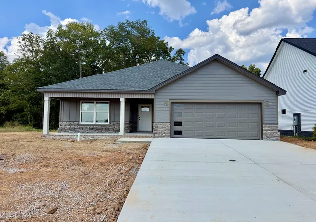 Single family home for sale at 10 Miller Farm, Clarksville, TN 37043 | MLS# 3311454