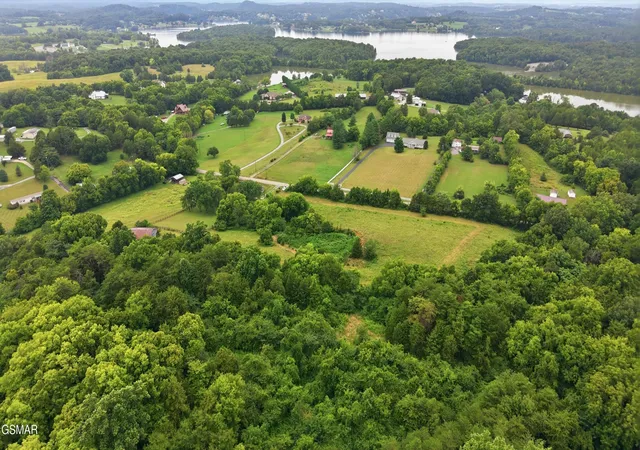 Photo 3 of Sale Pending at 4531 Miser Sta Rd, Friendsville, TN 37737 | MLS# 3311424 | Listing updated on 2026-09-11