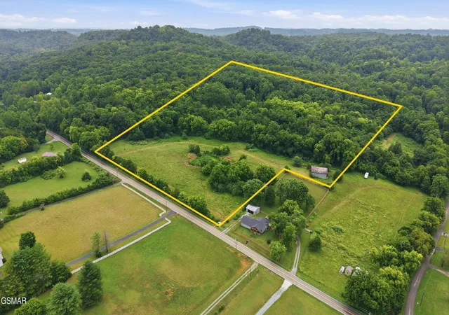 Photo 4 of Sale Pending at 4531 Miser Sta Rd, Friendsville, TN 37737 | MLS# 3311424 | Listing updated on 2026-09-11