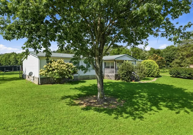 Photo 3 of Manufactured home for sale at 939 W Thomas Allen Rd, Cookeville, TN 38501 | MLS# 3311450 | Listing updated on 2026-09-24