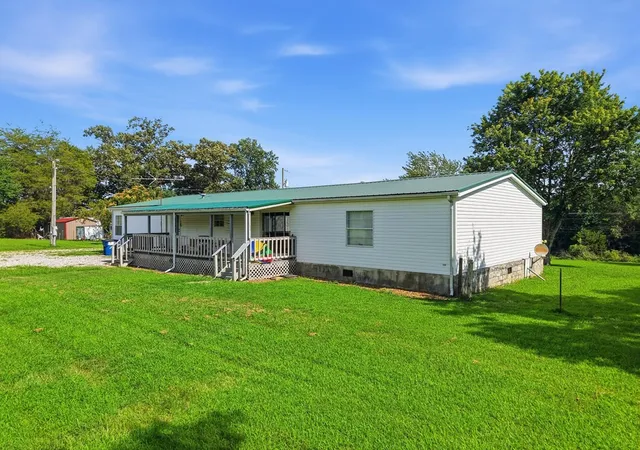 Photo 3 of Manufactured home for sale at 939 W Thomas Allen Rd, Cookeville, TN 38501 | MLS# 3311450 | Listing updated on 2026-09-24