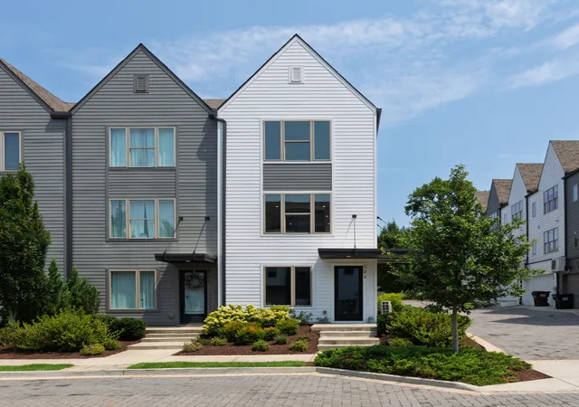 Photo 3 of Townhouse for sale at 323 East Village Ln, Nashville, TN 37216 | MLS# 3311796 | Listing updated on 2026-09-08