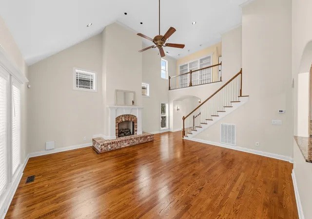 Photo 4 of Single family home for sale at 2042 Sunflower Dr, Spring Hill, TN 37174 | MLS# 3543020 | Listing updated on 2026-09-12